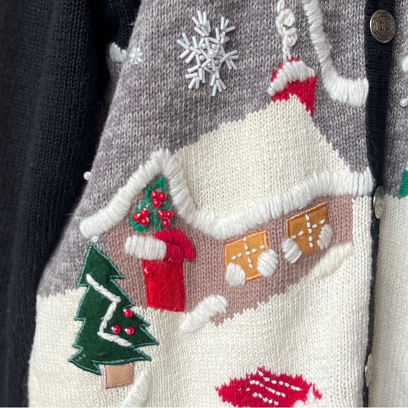 ☾ Vintage Bobbie Brooks embroidered and beaded Christmas sweater cabin scene - Picture 3 of 8